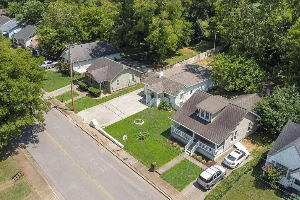 Two Bedroom Cottage Near Nashville-Downtown Exterior photo